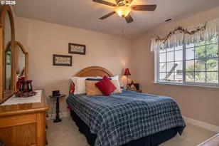 600 SE Parkway Dr, Winston, OR 97496 - Photo 24
