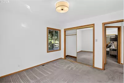 5715 NE 48th Ave, Portland, OR 97218 - Photo 12