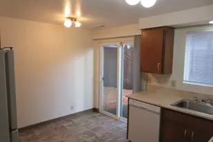 174 NW Stoneway Dr, Salem, OR 97304 - Photo 4