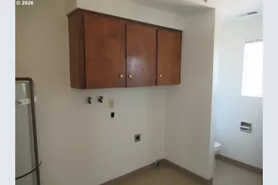 174 NW Stoneway Dr, Salem, OR 97304 - Photo 6