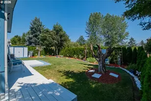 300 SE Lacreole Dr, Dallas, OR 97338 - Photo 38
