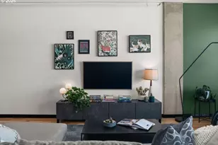 333 NW 9th Ave, Portland, OR 97209 - Photo 8