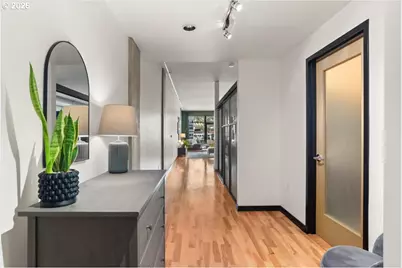 333 NW 9th Ave #1001, Portland, OR 97209 - Photo 4