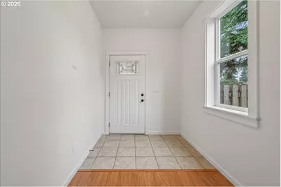 1512 SE 117th Ave, Portland, OR 97216 - Photo 8