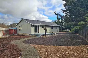 199 Zephyr Ct, Roseburg, OR 97471 - Photo 2