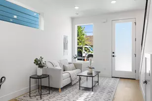 4352 NE Going St, Portland, OR 97218 - Photo 2
