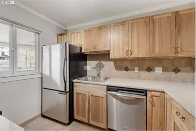 5110 S Landing Dr #302, Portland, OR 97239 - Photo 14