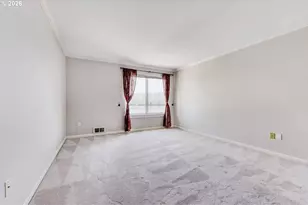 5110 S Landing Dr, Portland, OR 97239 - Photo 18