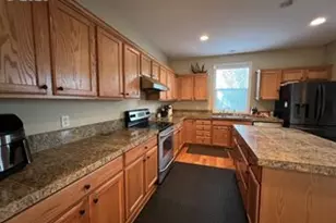 13812 SE Sierra Dr, Clackamas, OR 97015 - Photo 6