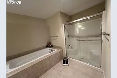 13812 SE Sierra Dr, Clackamas, OR 97015 - Photo 14