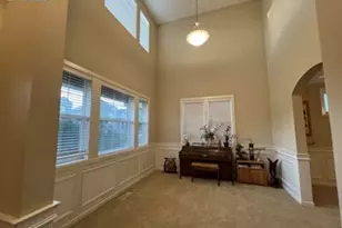 13812 SE Sierra Dr, Clackamas, OR 97015 - Photo 2
