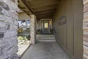 426 Carthage Ave, Eugene, OR 97404 - Photo 2