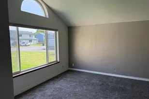 108 Cowan Ct, Longview, WA 98632 - Photo 2
