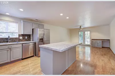 402 SE 5th Cir, Battle Ground, WA 98604 - Photo 8