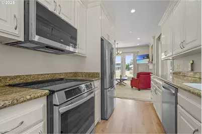 32082 SW Charbonneau Dr, Wilsonville, OR 97070 - Photo 12