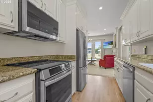 32082 SW Charbonneau Dr, Wilsonville, OR 97070 - Photo 12