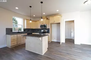 119 E Jersey, Gladstone, OR 97027 - Photo 6
