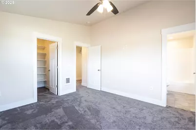 119 E Jersey, Gladstone, OR 97027 - Photo 12