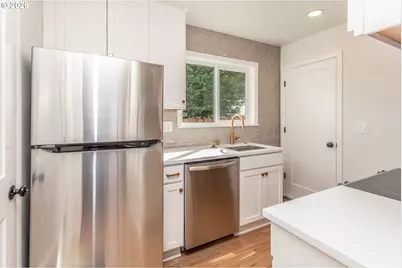 1842 SE 92nd Ave, Portland, OR 97216 - Photo 28