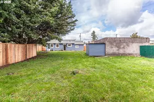 1842 SE 92nd Ave, Portland, OR 97216 - Photo 22