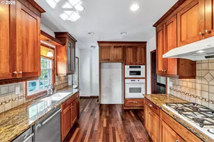 532 SE Peacock Ln, Portland, OR 97214 - Photo 12