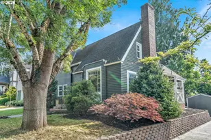 532 SE Peacock Ln, Portland, OR 97214 - Photo 2