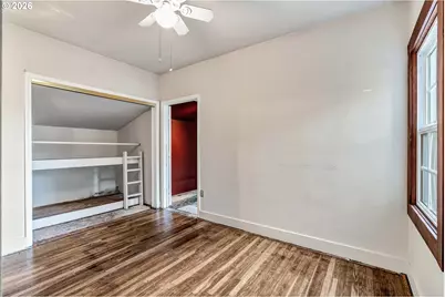532 SE Peacock Ln, Portland, OR 97214 - Photo 16