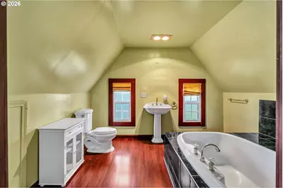 532 SE Peacock Ln, Portland, OR 97214 - Photo 24
