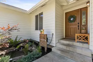 280 Village Dr, Winchester, OR 97495 - Photo 4