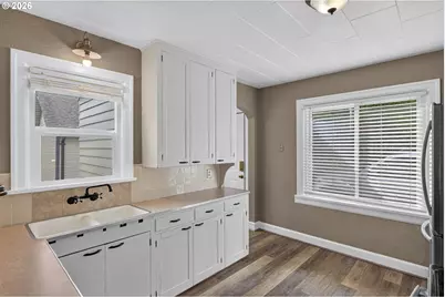 1438 SW 2nd St, McMinnville, OR 97128 - Photo 8