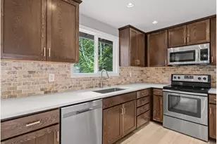 802 SW 15th St, Troutdale, OR 97060 - Photo 14