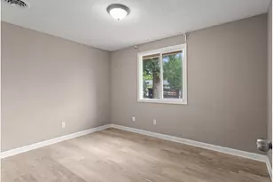802 SW 15th St, Troutdale, OR 97060 - Photo 20