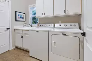 9537 SW Jonathan Ct, Portland, OR 97219 - Photo 38