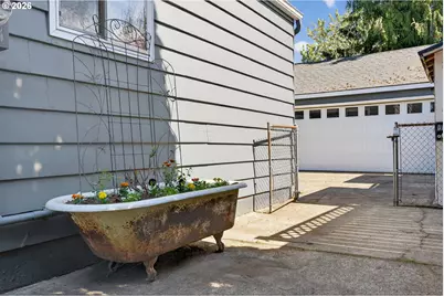 4146 NE 69th Ave, Portland, OR 97218 - Photo 42