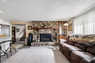 33025 Camas Swale Rd, Creswell, OR 97426 - Photo 10