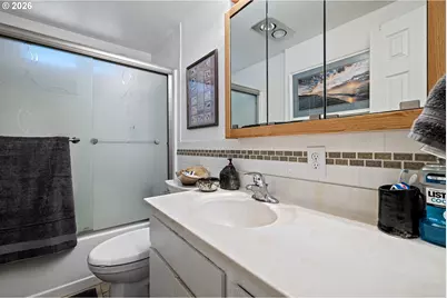 33025 Camas Swale Rd, Creswell, OR 97426 - Photo 16