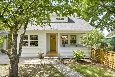 319 S Center St, Oregon City, OR 97045 - Photo 2