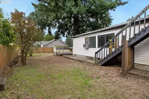 1215 NE 118th Ave, Portland, OR 97220 - Photo 40