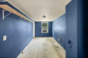 1215 NE 118th Ave, Portland, OR 97220 - Photo 26