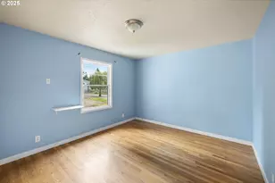 1215 NE 118th Ave, Portland, OR 97220 - Photo 18