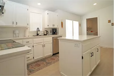 18780 Central Point Rd #19, Oregon City, OR 97045 - Photo 12