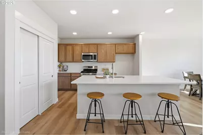 2347 W 10th Ave, Junction City, OR 97448 - Photo 2