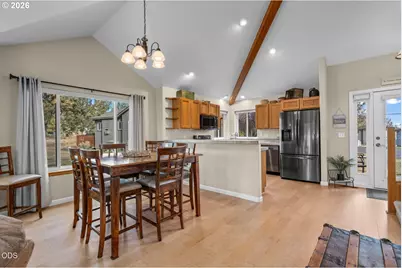 8520 Golden Pheasant Ct, Redmond, OR 97756 - Photo 6