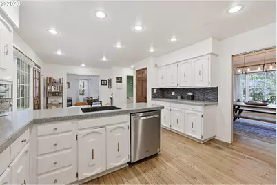 7009 NE 74th Ave, Vancouver, WA 98662 - Photo 8