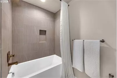 2421 E 6th St, Vancouver, WA 98661 - Photo 36
