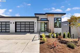2421 E 6th St, Vancouver, WA 98661 - Photo 2