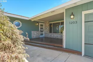 1203 NE 98th Ave, Vancouver, WA 98664 - Photo 2