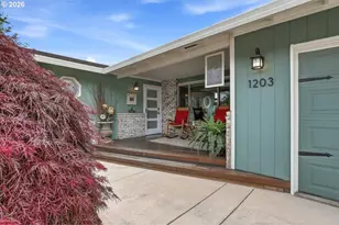 1203 NE 98th Ave, Vancouver, WA 98664 - Photo 2