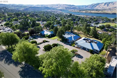 1805 E 19th St, The Dalles, OR 97058 - Photo 6