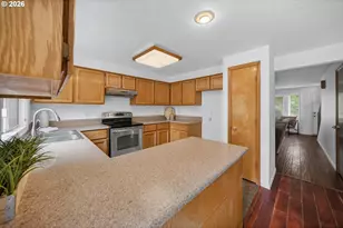 212 Sunset Dr, Newberg, OR 97132 - Photo 10